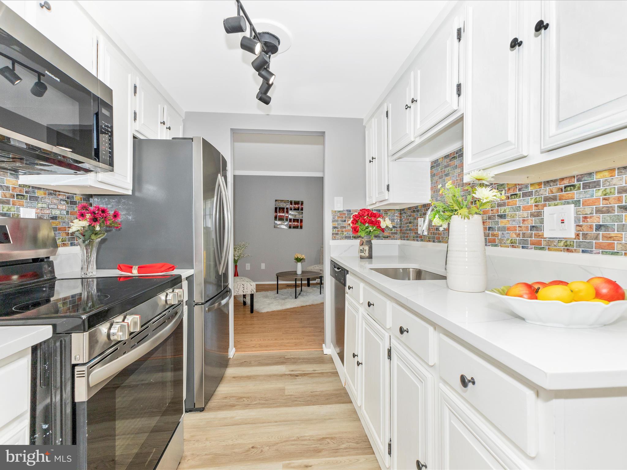 1804 Aberdeen Circle Crofton, MD 21114 - Photo 13 of 46 Kitchen