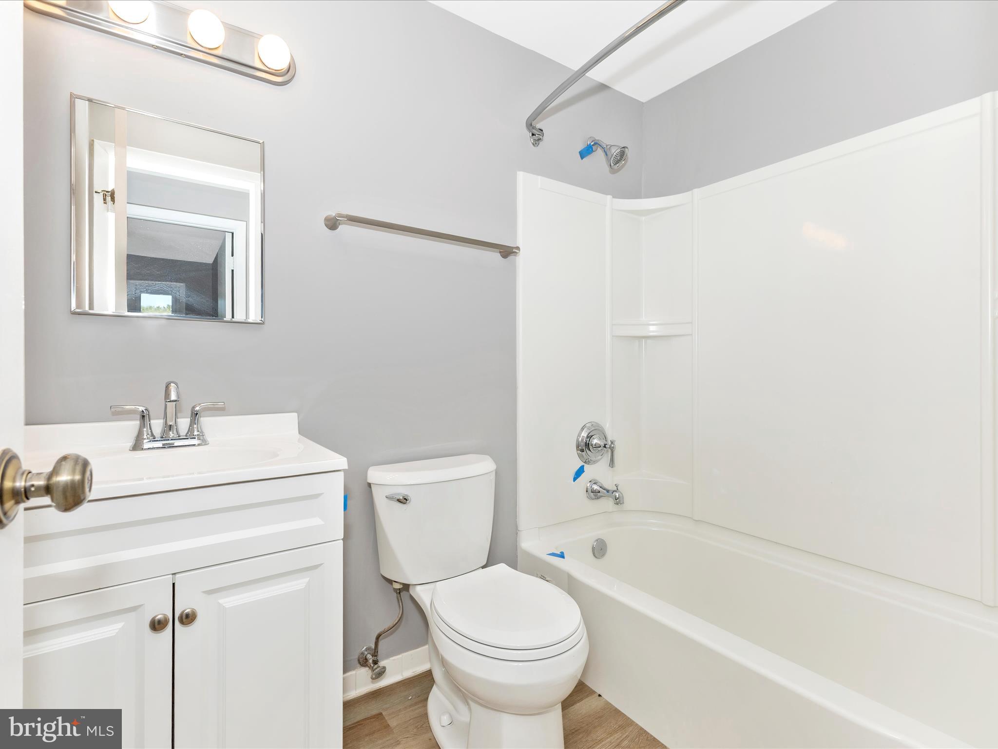 1804 Aberdeen Circle Crofton, MD 21114 - Photo 31 of 46 Hall Bathroom