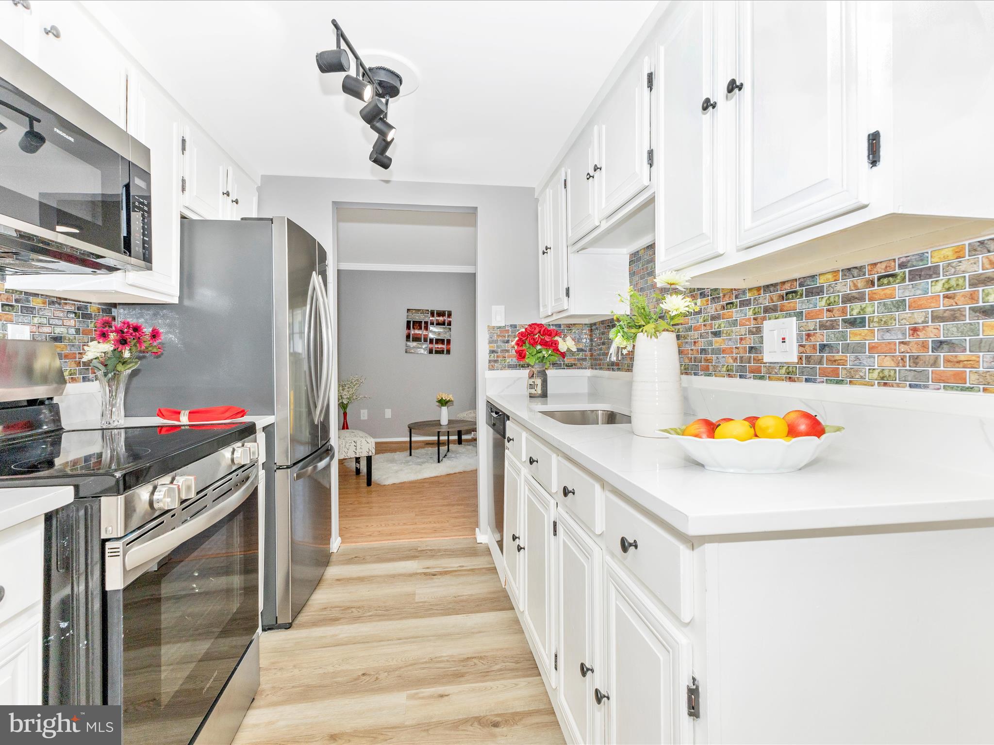 1804 Aberdeen Circle Crofton, MD 21114 - Photo 10 of 46 Kitchen