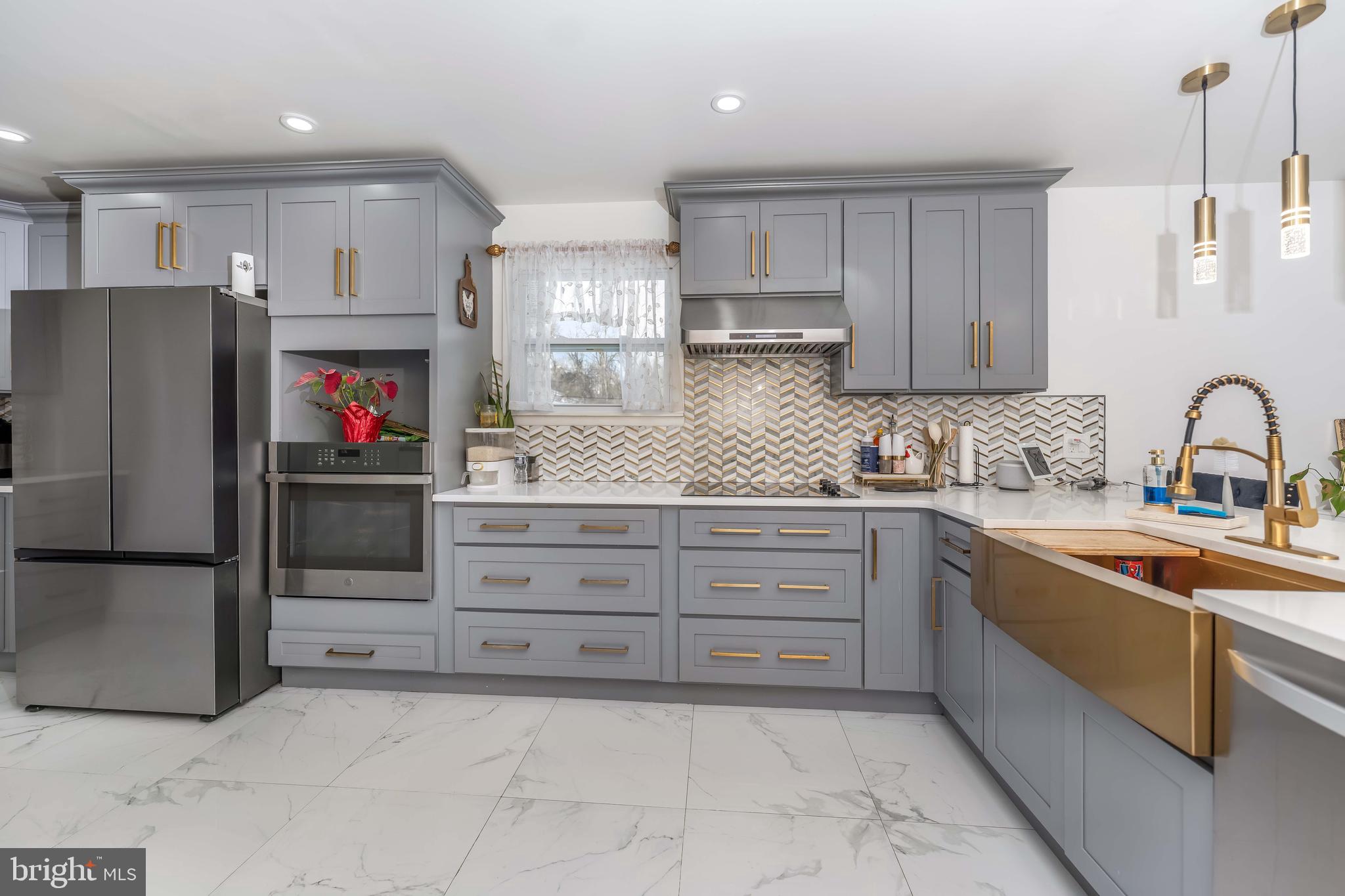 5012 Erbs Bridge Road Mechanicsburg, PA 17050 - Photo 4 of 32