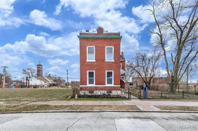$155,500 | 2116 East John Avenue, St. Louis, MO 63107