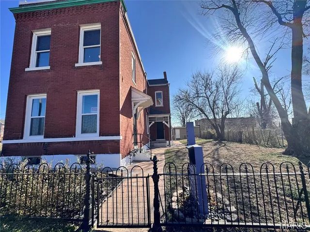$155,500 | 2116 East John Avenue, St. Louis, MO 63107