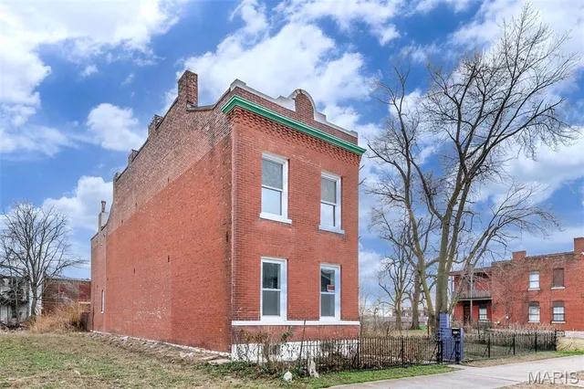 $155,500 | 2116 East John Avenue, St. Louis, MO 63107