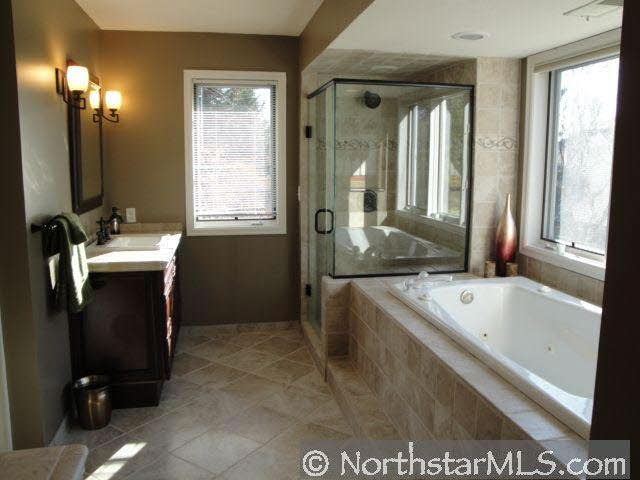 1906 Oakland Road Minnetonka, MN 55305 - Photo 9 of 10 Gallery Image 9