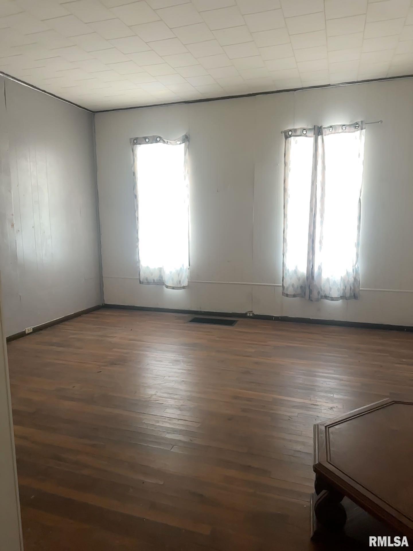 518 Adams Street Quincy, IL 62301 - Photo 13 of 16