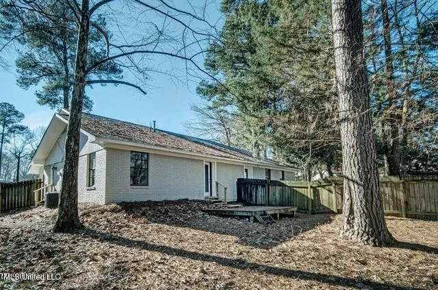 $2,195 | 229 Brendalwood Boulevard, Unit B, Brandon, MS 39047