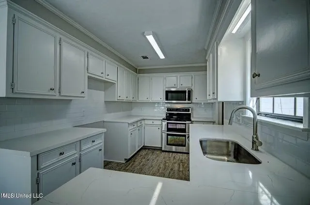 $2,195 | 229 Brendalwood Boulevard, Unit B, Brandon, MS 39047