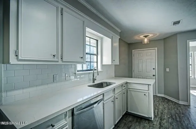 $2,195 | 229 Brendalwood Boulevard, Unit B, Brandon, MS 39047