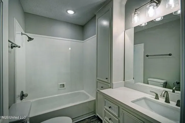 $2,195 | 229 Brendalwood Boulevard, Unit B, Brandon, MS 39047