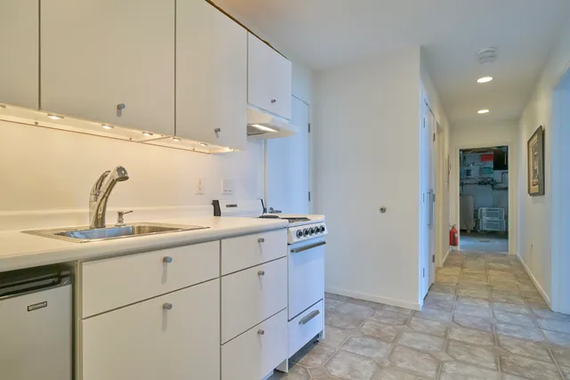 $3,300,000 | Undisclosed Address, Stonington, CT 06355