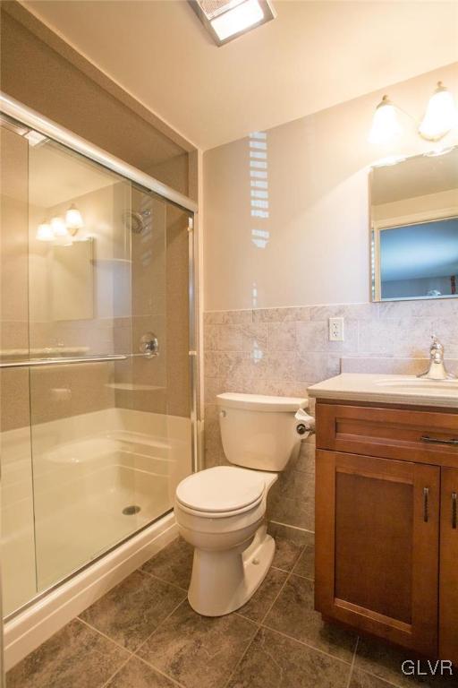 4550 Clover Hollow Road Slatington, PA 18080 - Photo 11 of 27 Master Bath