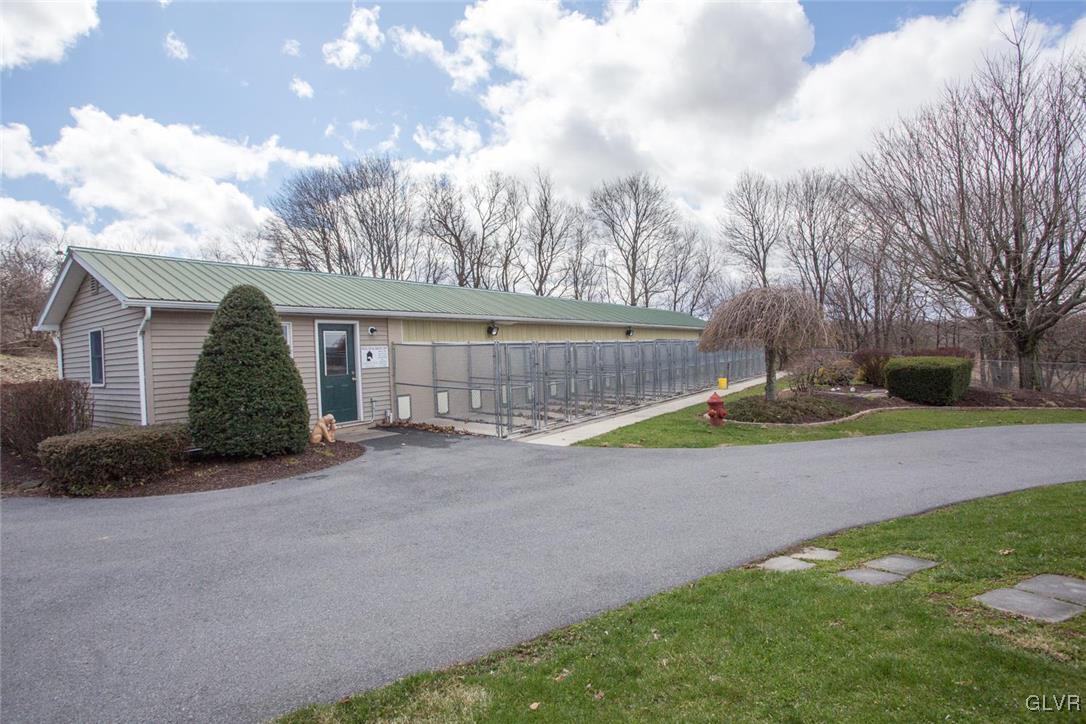 4550 Clover Hollow Road Slatington, PA 18080 - Photo 23 of 27 Kennels