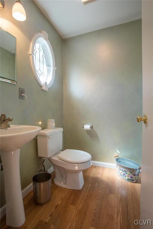 4550 Clover Hollow Road Slatington, PA 18080 - Photo 6 of 27 Powder Room