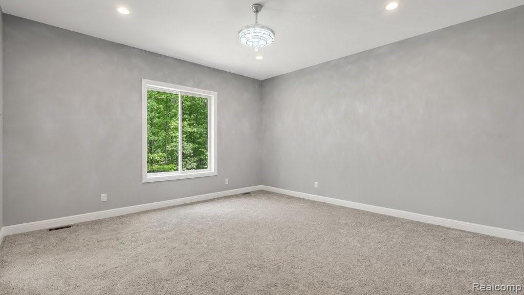 523 Rochdale Drive South Rochester Hills, MI 48309 - Photo 17 of 35