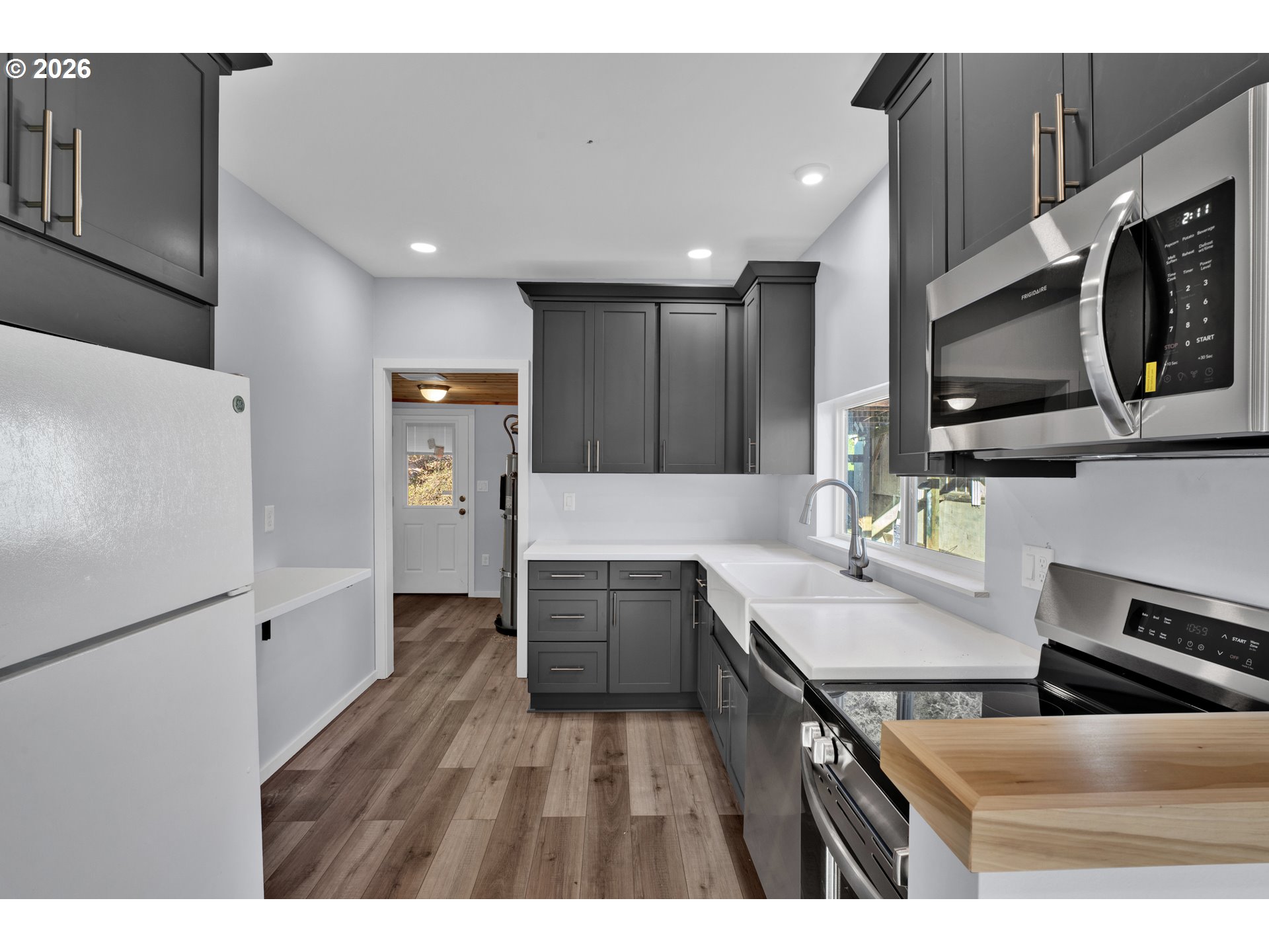 48247 East 2nd Street Oakridge, OR 97463 - Photo 16 of 32