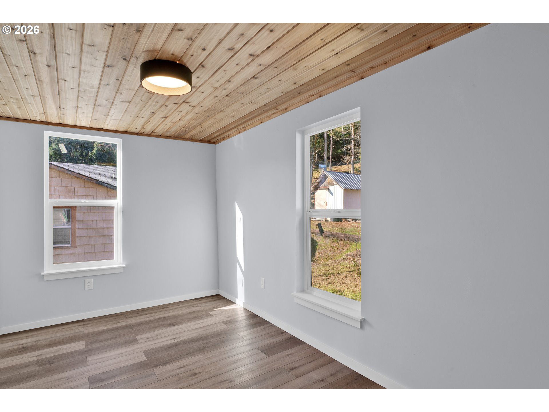 48247 East 2nd Street Oakridge, OR 97463 - Photo 19 of 32