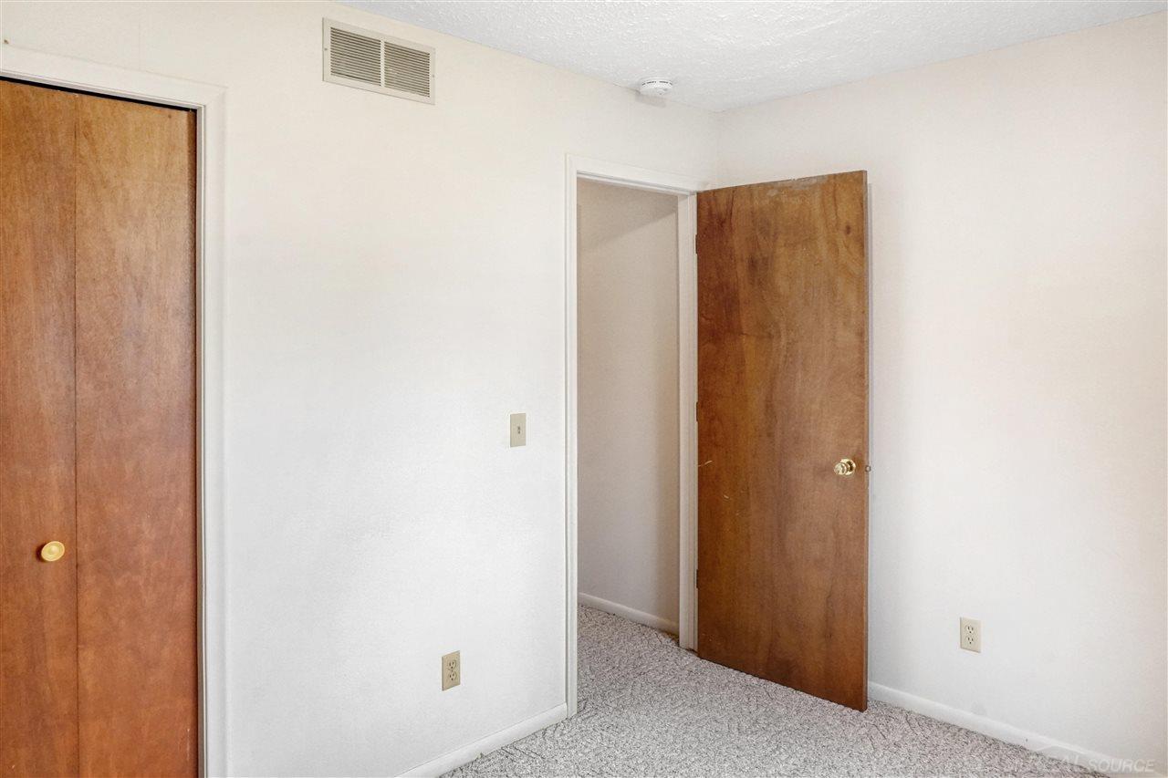 215 East Jolly Road, Unit G11 Lansing, MI 48910 - Photo 22 of 38