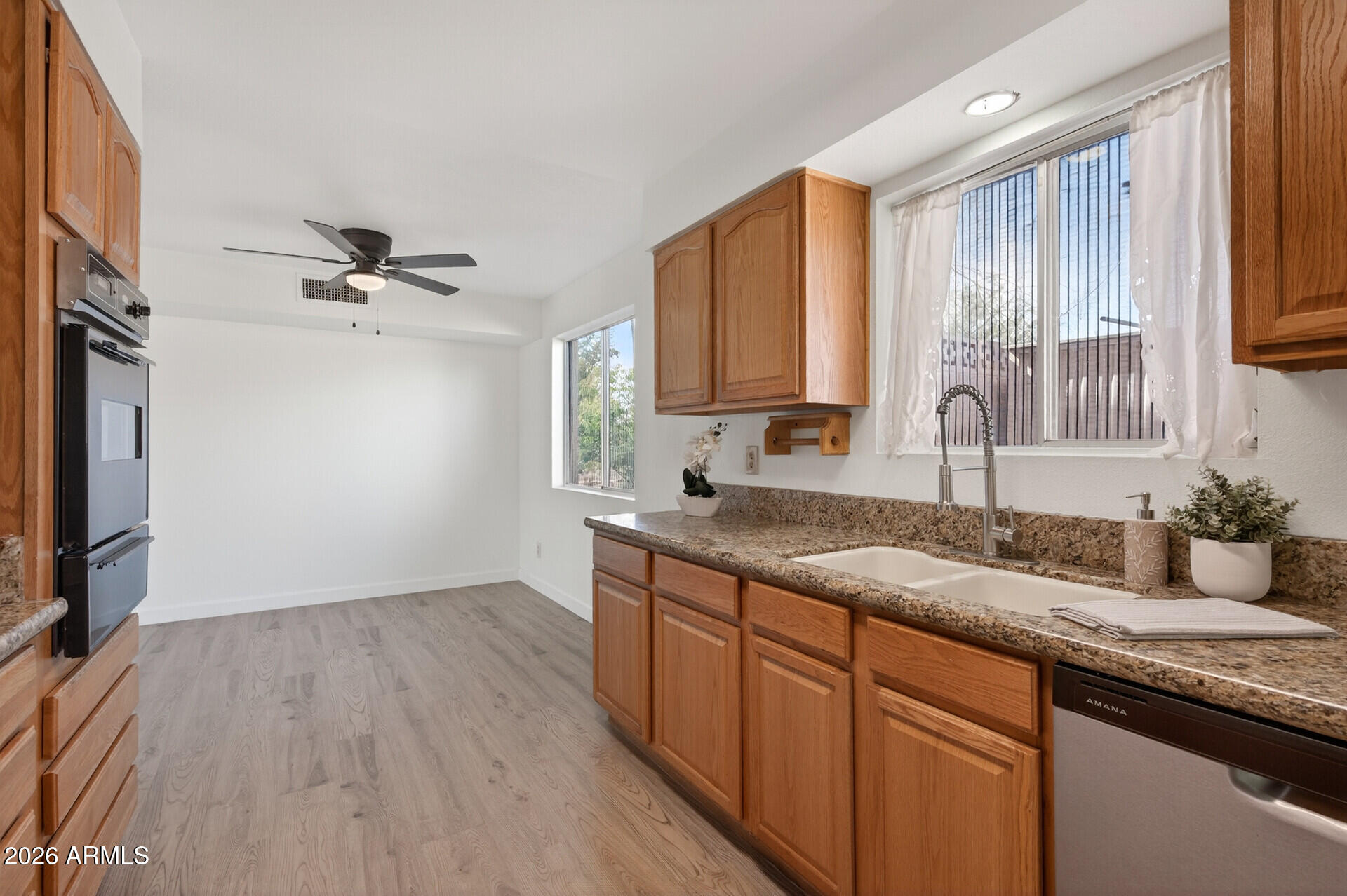 2822 East Yucca Street Phoenix, AZ 85028 - Photo 15 of 53 2822 E Yucca Street