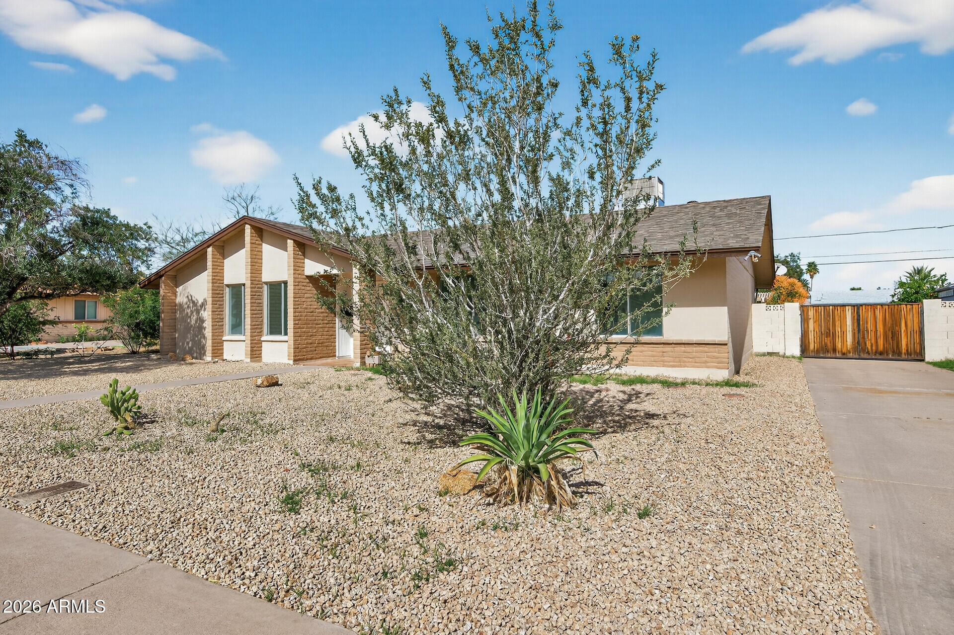 2822 East Yucca Street Phoenix, AZ 85028 - Photo 4 of 53 2822 E Yucca Street