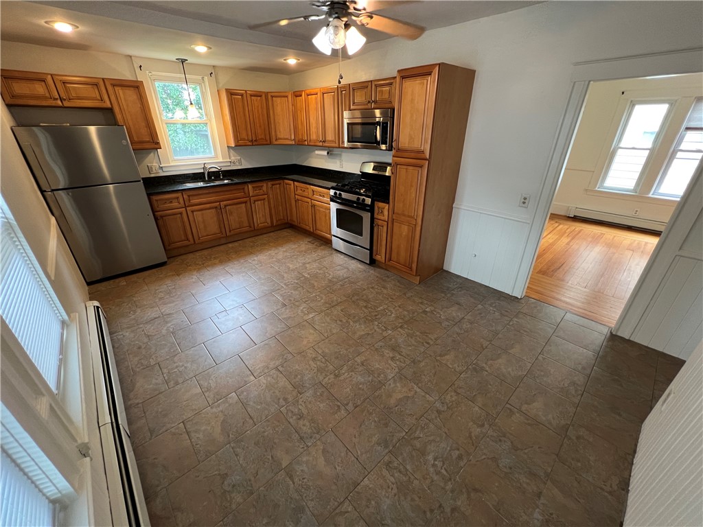 37 Rhodes Avenue Cranston, RI 02905 - Photo 8 of 17 Gallery Image 8