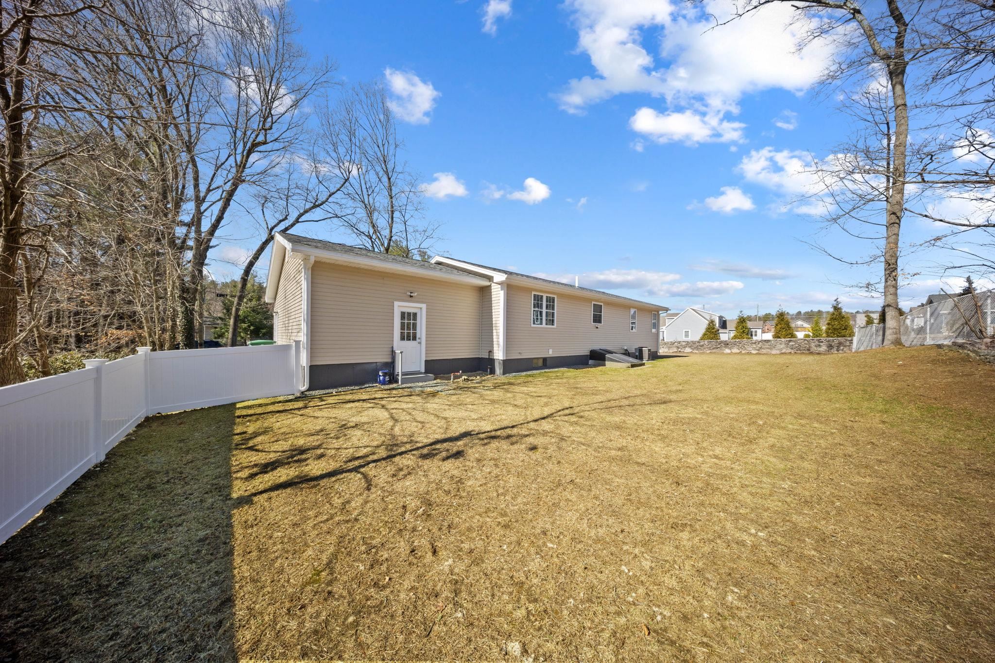 1 Oldfield Road Nashua, NH 03060 - Photo 3 of 31 Gallery Image 3