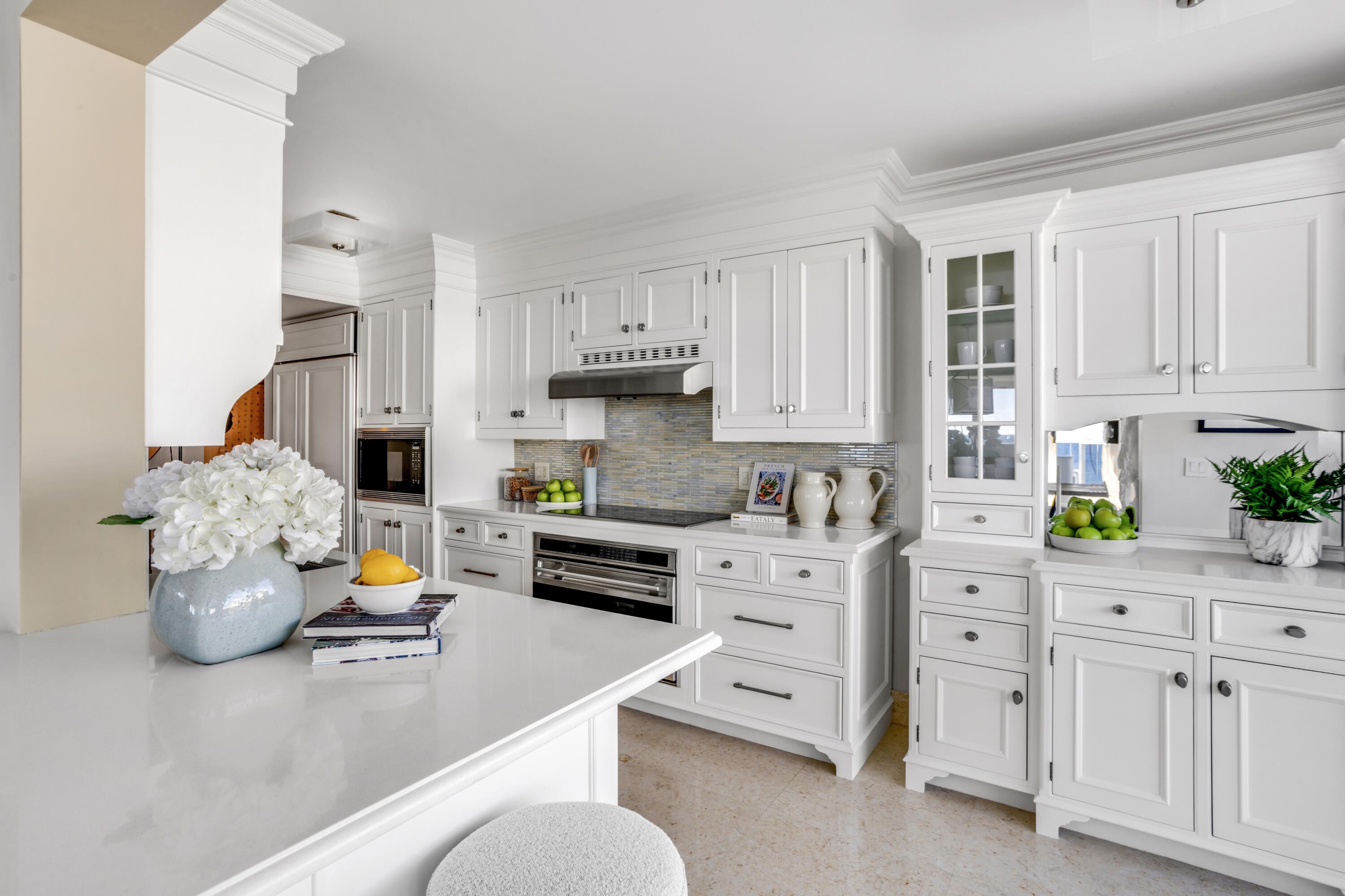 350 South Ocean Boulevard, Unit 4D Boca Raton, FL 33432 - Photo 15 of 34 KITCHEN