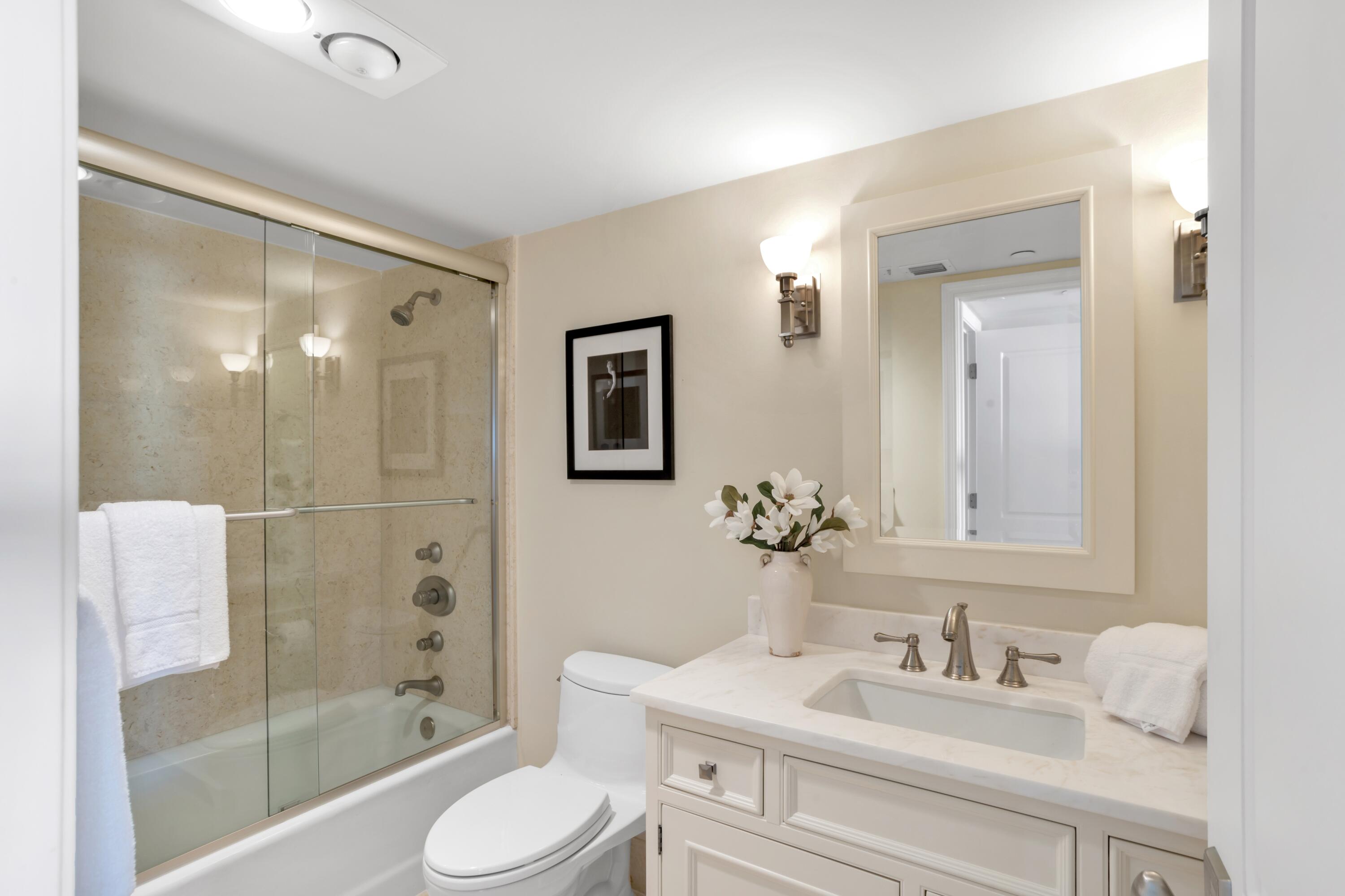 350 South Ocean Boulevard, Unit 4D Boca Raton, FL 33432 - Photo 23 of 34 BATH 3