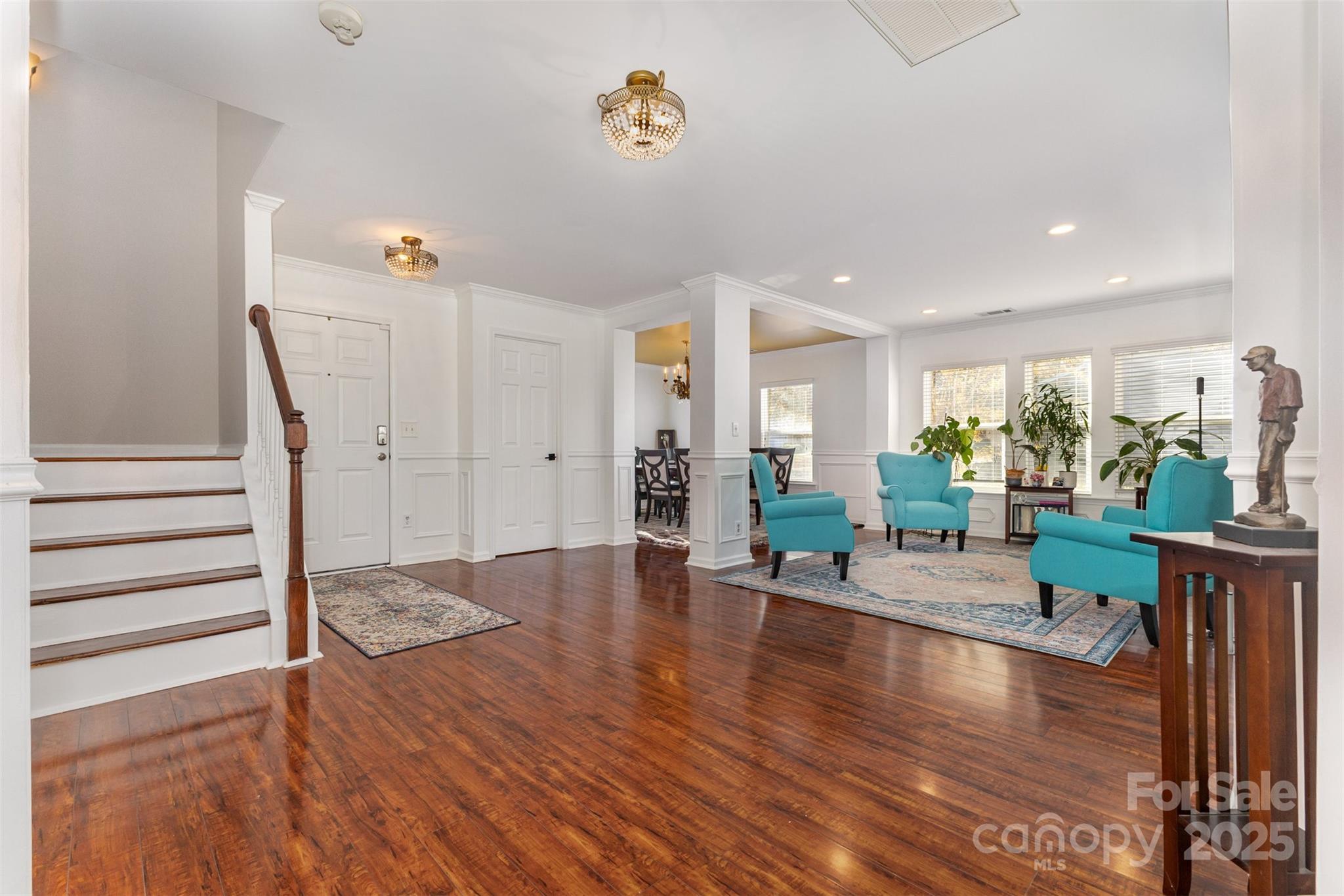 6706 Evanton Loch Road Charlotte, NC 28278 - Photo 4 of 32 a view of a living room