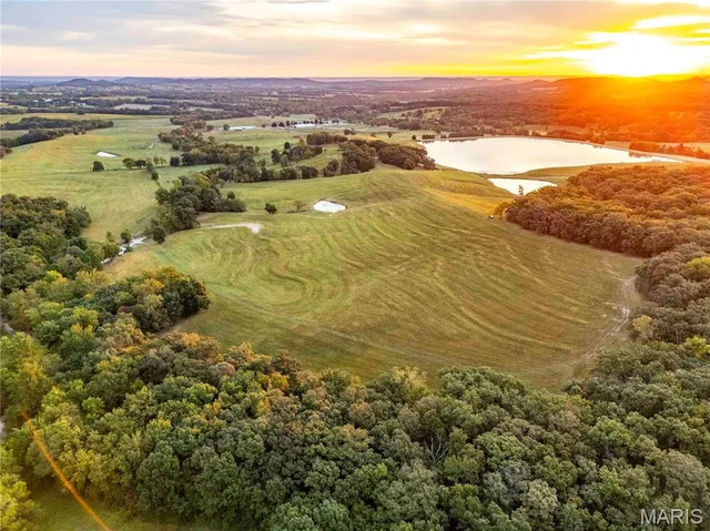 $7,000,000 | 21772 Hwy D, Eolia, MO 63344
