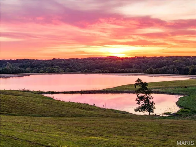 $7,000,000 | 21772 Hwy D, Eolia, MO 63344