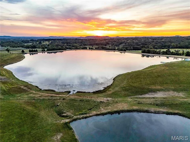 $7,000,000 | 21772 Hwy D, Eolia, MO 63344