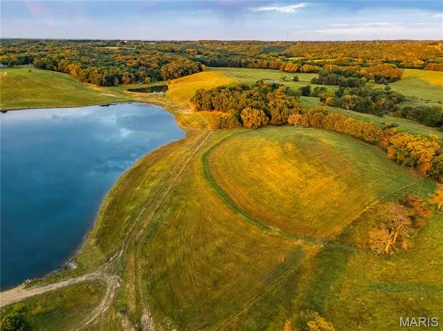 $7,000,000 | 21772 Hwy D, Eolia, MO 63344