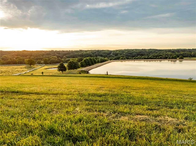 $7,000,000 | 21772 Hwy D, Eolia, MO 63344