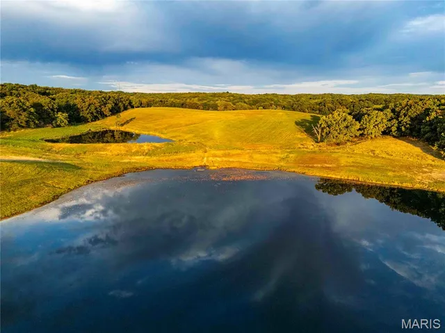 $7,000,000 | 21772 Hwy D, Eolia, MO 63344