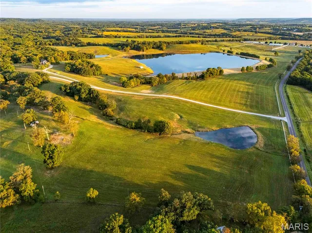 $7,000,000 | 21772 Hwy D, Eolia, MO 63344