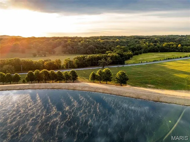 $7,000,000 | 21772 Hwy D, Eolia, MO 63344