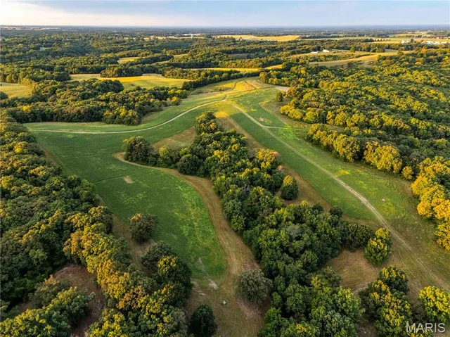 $7,000,000 | 21772 Hwy D, Eolia, MO 63344