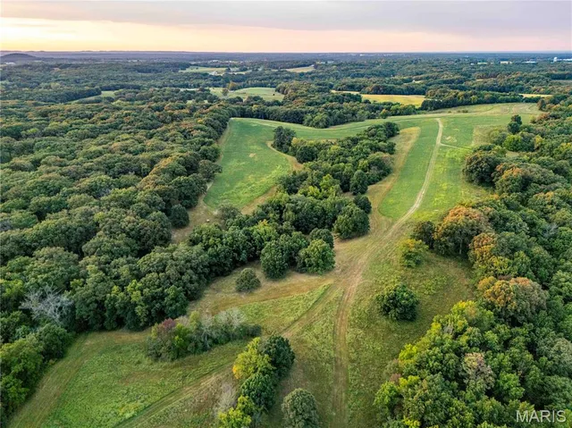 $7,000,000 | 21772 Hwy D, Eolia, MO 63344