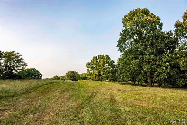 $7,000,000 | 21772 Hwy D, Eolia, MO 63344
