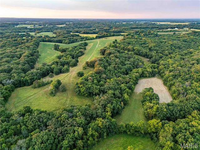 $7,000,000 | 21772 Hwy D, Eolia, MO 63344