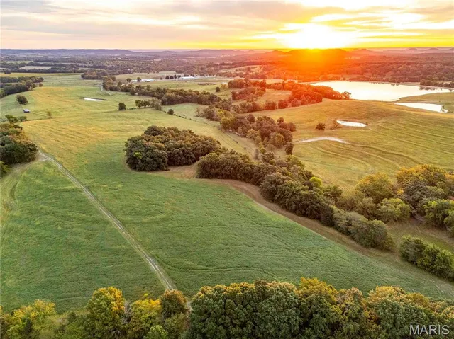 $7,000,000 | 21772 Hwy D, Eolia, MO 63344