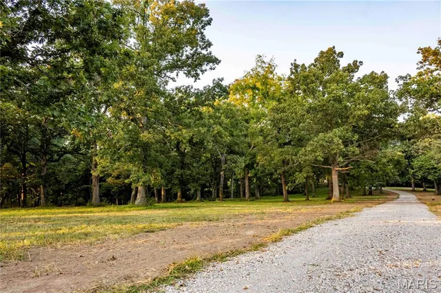 $7,000,000 | 21772 Hwy D, Eolia, MO 63344