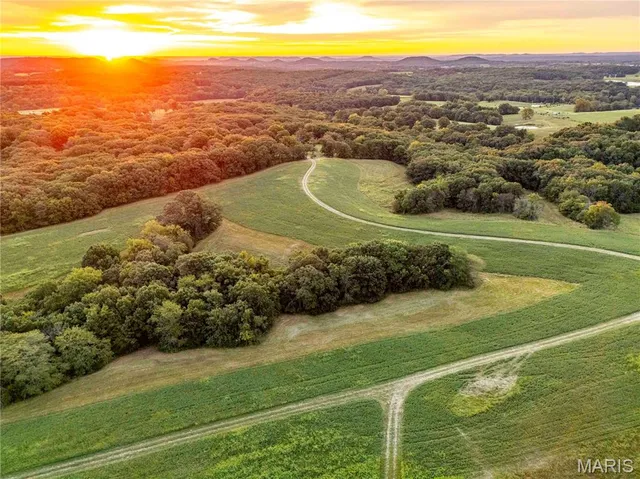 $7,000,000 | 21772 Hwy D, Eolia, MO 63344