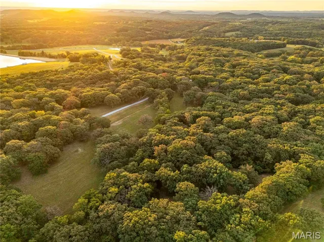 $7,000,000 | 21772 Hwy D, Eolia, MO 63344