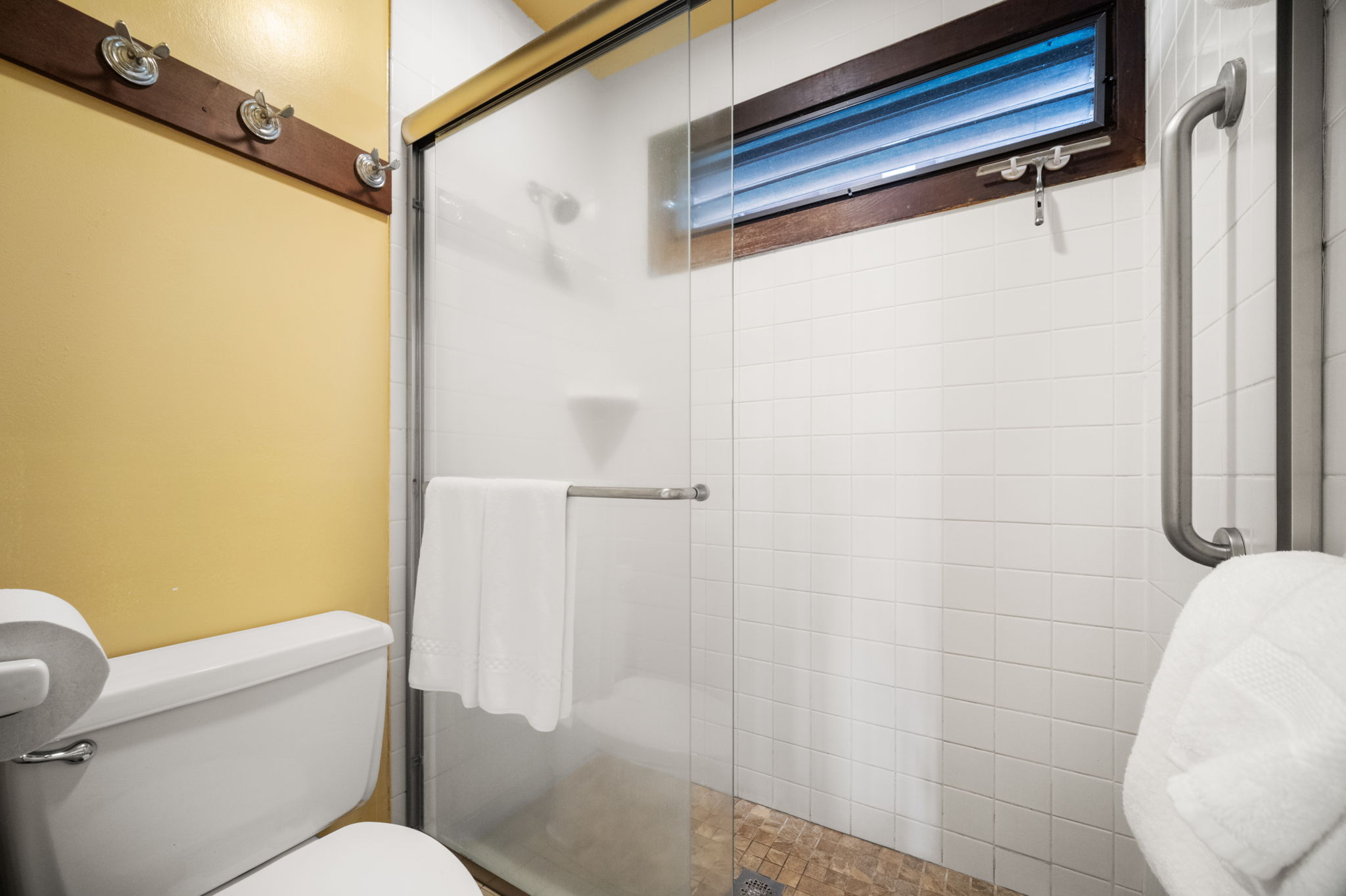 2253 Poipu Road, Unit 25 Koloa, HI 96756 - Photo 13 of 29 a bathroom with a toilet and a shower