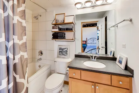 $295,000 | 7509 Madison Street, Unit B3, Forest Park, IL 60130