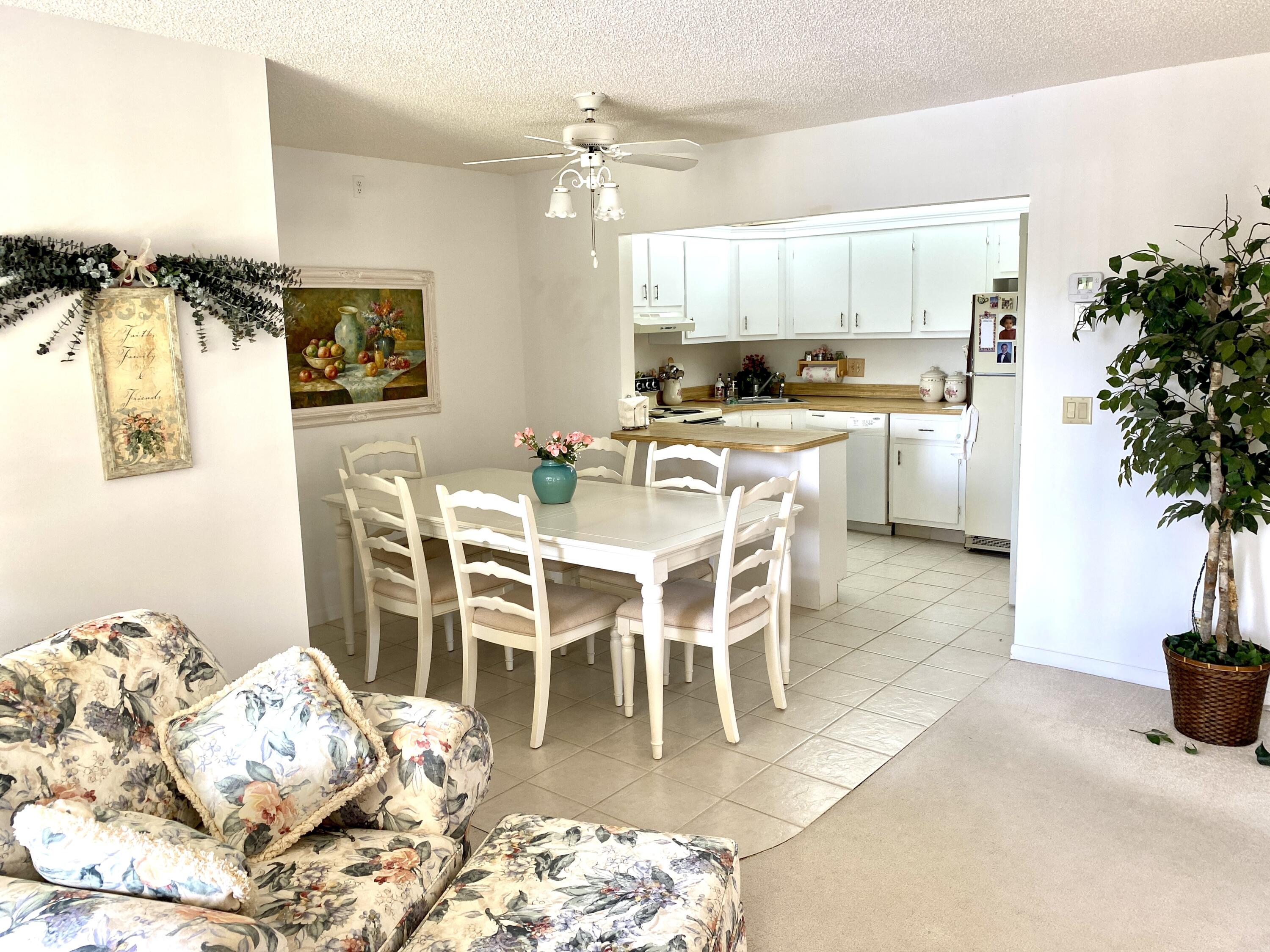 340 Pine Ridge Circle, Unit B2 Greenacres, FL 33463 - Photo 5 of 29 IMG_2071