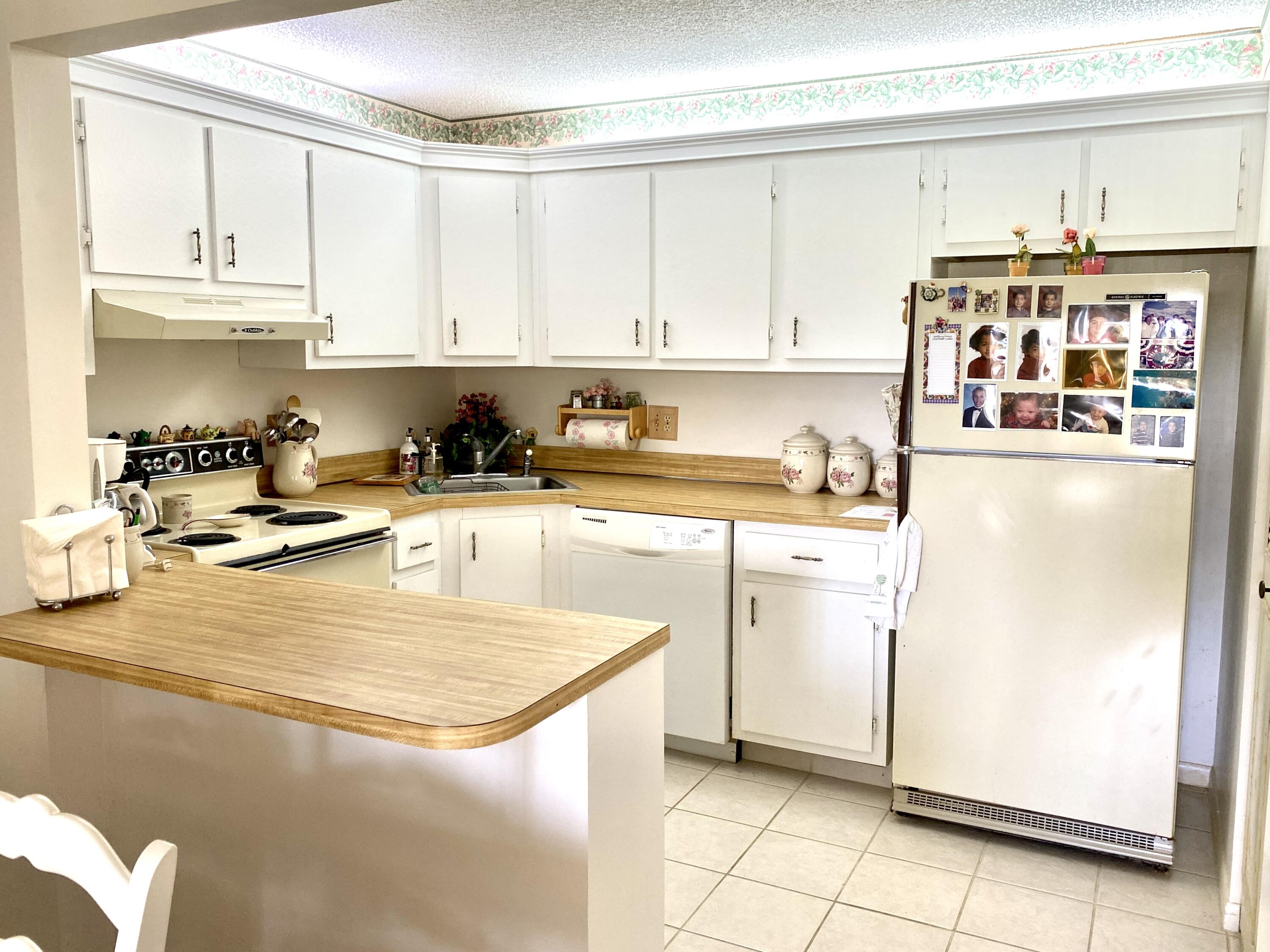 340 Pine Ridge Circle, Unit B2 Greenacres, FL 33463 - Photo 10 of 29 IMG_2076