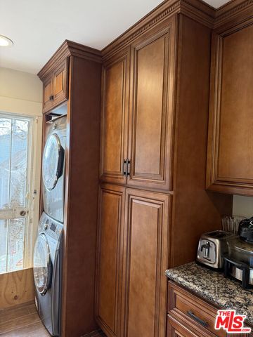 $1,288,000 | 206 North Hobart Boulevard, Los Angeles, CA 90004