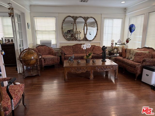 $1,288,000 | 206 North Hobart Boulevard, Los Angeles, CA 90004